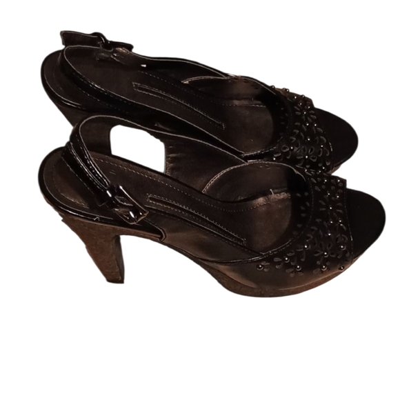 **EXCELLENT CONDITION**New Directions Black Wedge Peep-Toe Shoes - Picture 5 of 8